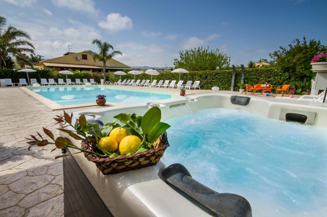 Casa Vacanza Paradise Vicino Cefalu Con Servizio Di Piscina A 3 Chilometri Leilighet Campofelice Di Roccella Eksteriør bilde