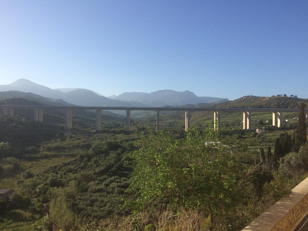 Casa Vacanza Paradise Vicino Cefalu Con Servizio Di Piscina A 3 Chilometri Leilighet Campofelice Di Roccella Eksteriør bilde