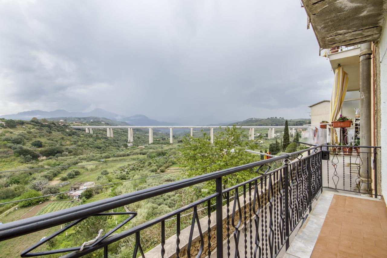 Casa Vacanza Paradise Vicino Cefalu Con Servizio Di Piscina A 3 Chilometri Leilighet Campofelice Di Roccella Eksteriør bilde