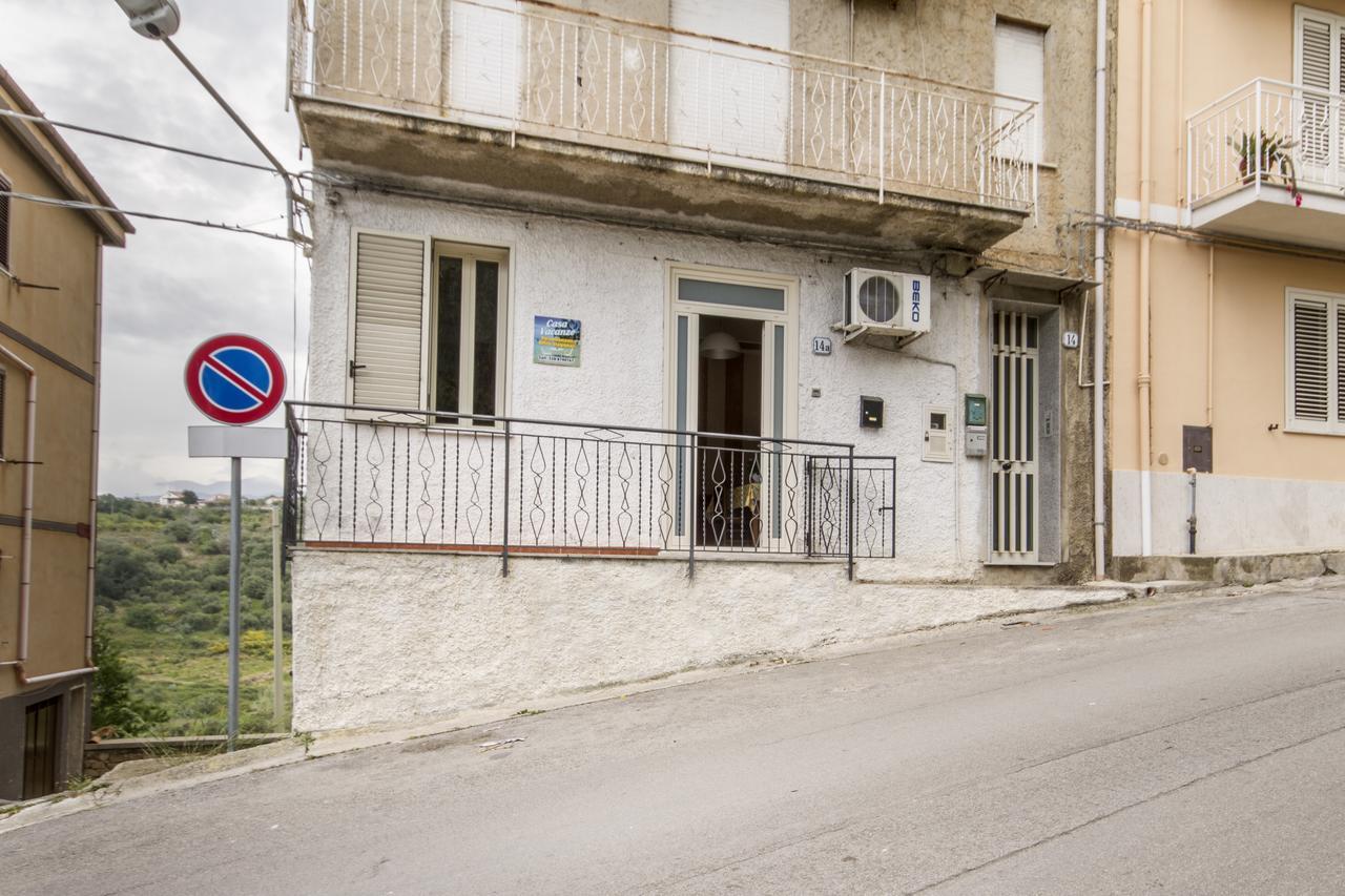Casa Vacanza Paradise Vicino Cefalu Con Servizio Di Piscina A 3 Chilometri Leilighet Campofelice Di Roccella Eksteriør bilde